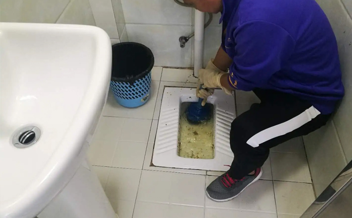 石龙疏通蹲坑